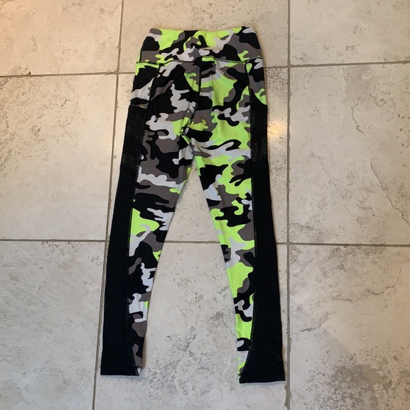 Infinite High-Rise Side Pocket Active Legging - Picture 2 of 4